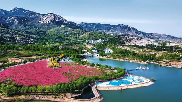 Xintai Lianhua Lake Scenic Area