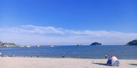 月亮灣沙灘出海捕魚觀光拼半船(限5位)大小同價
