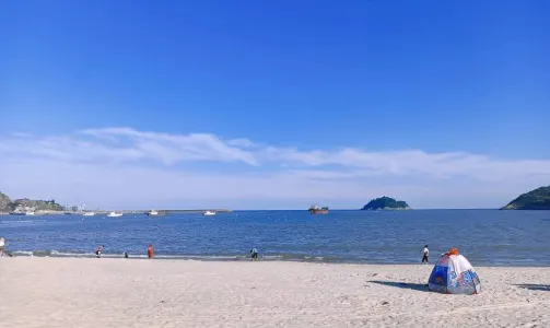 月亮灣沙灘出海捕魚觀光拼半船(限5位)大小同價