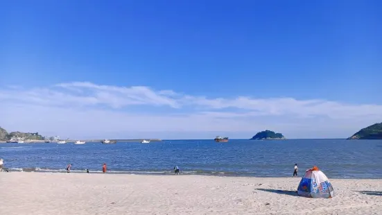 Yueliangwan Sand Beach