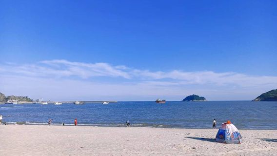 Yueliangwan Sand Beach
