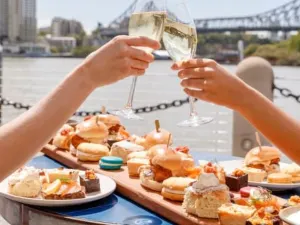 Riverbar & Kitchen