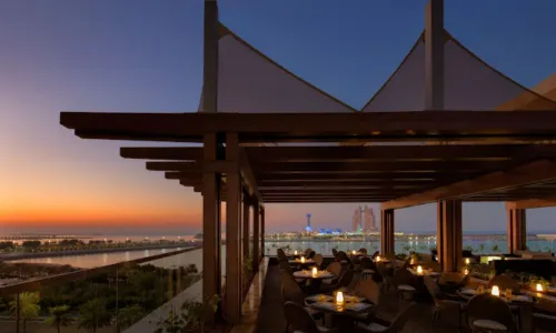 Azura Panoramic Lounge