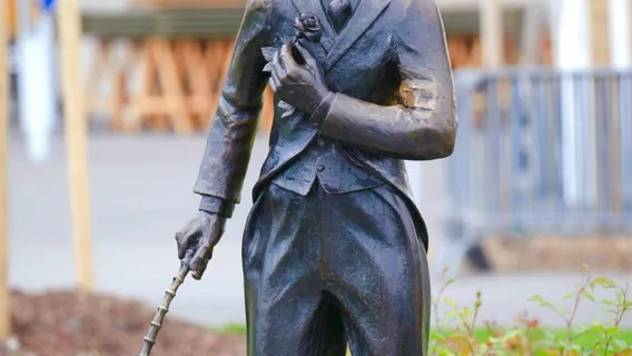 Statue de Charlot