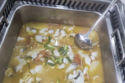 龚滩杯黑锅火锅店