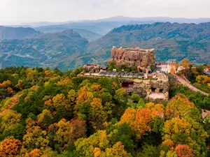 Attrazioni per la visione autunnale a Jiange: le opzioni più popolari