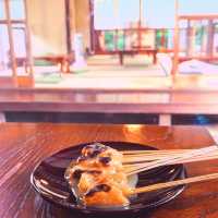 京都 どちらのお店も美味な「あぶり餅」