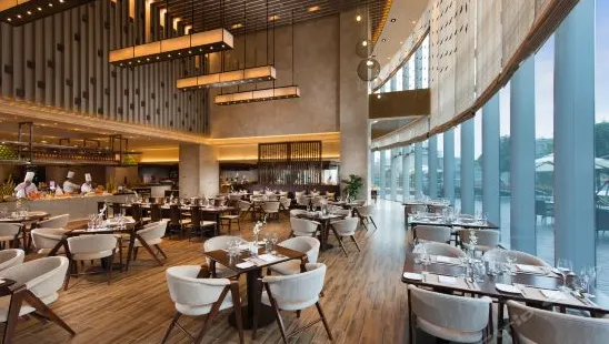 百靈希爾頓逸林酒店“OPEN”全日制餐廳