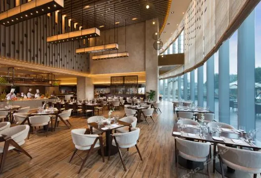 百靈希爾頓逸林酒店“OPEN”全日制餐廳