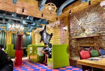 米德维奇俄式西餐厅(西六道街店) User Photo