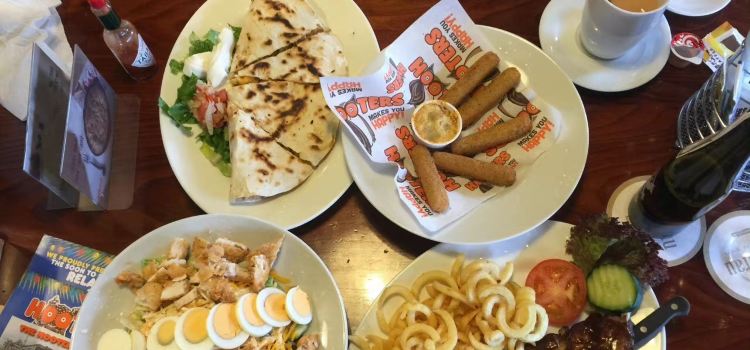 Hooters