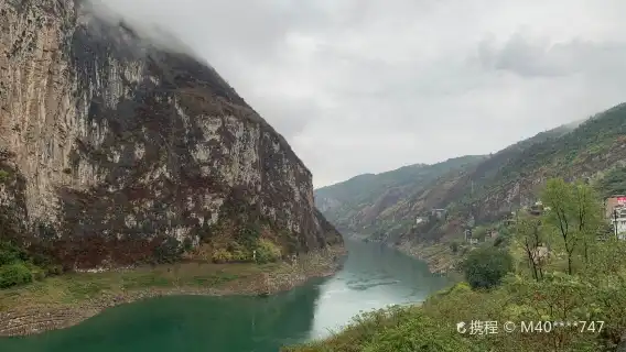 武隆天生三橋+仙女山森林公園： 英文導遊獨立團|地質奇觀之旅