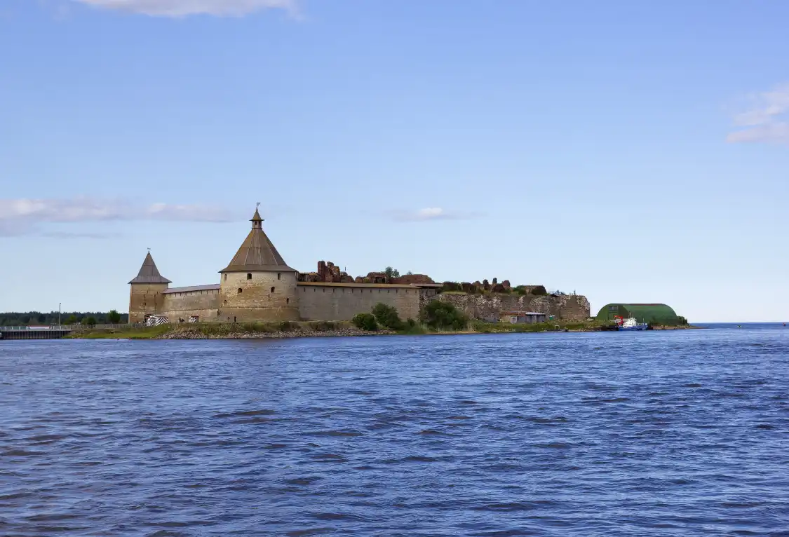 Hotels near Oreshek Fortress