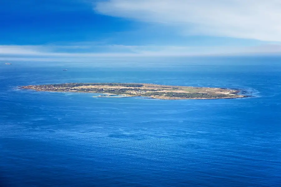 羅本島