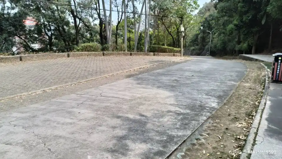 Các khách sạn gần Ziyun Botanical Garden