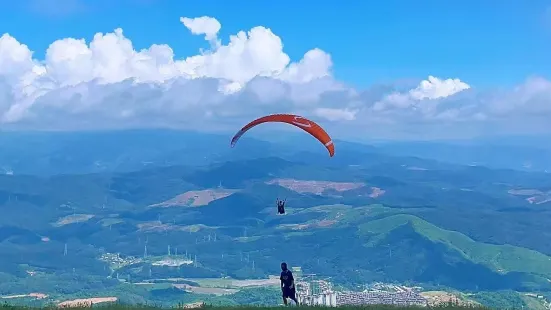 藍極國際滑翔傘飛行營地