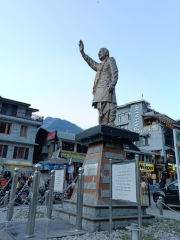 Mall Road Market Manali