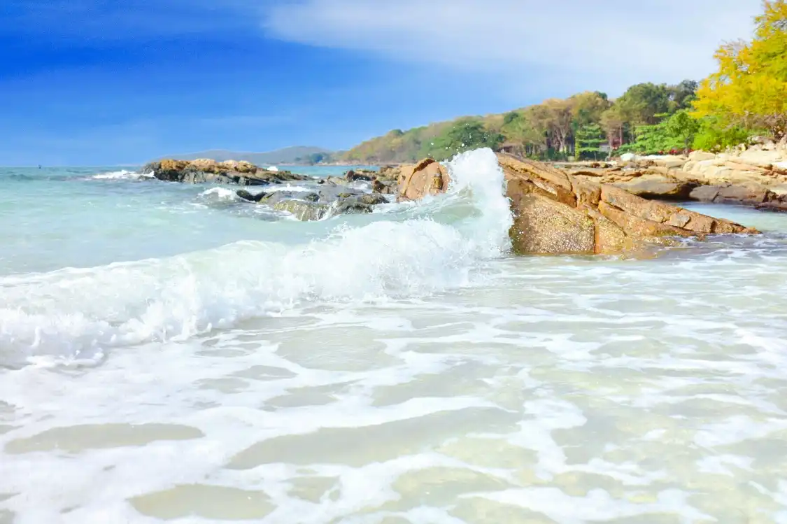 Hotels near Ao Phai