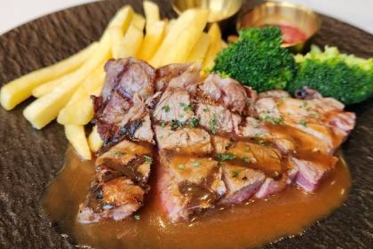 RIVA 灣 Bar & Grill