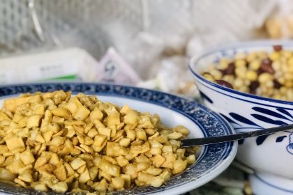 Lao Wu Jia You Cha Ma Hua