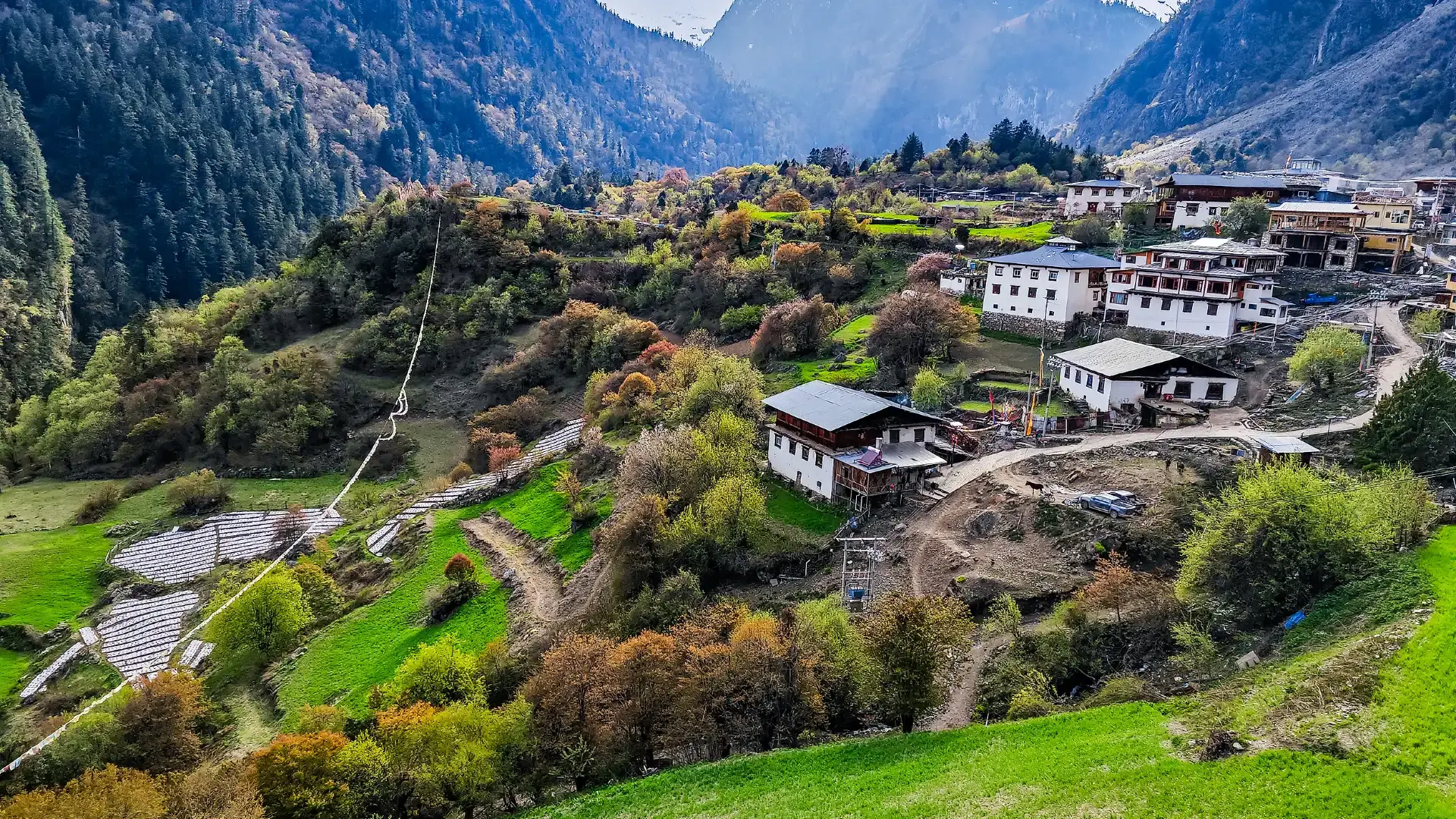 Hotels near Upper Yubeng Village