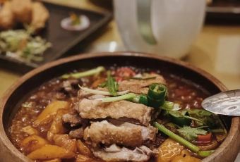 Yì By Jereme Leung User Photo