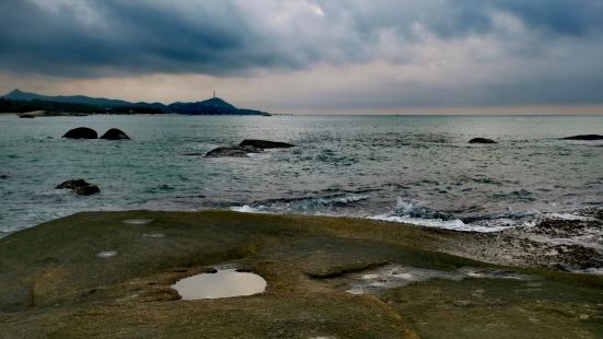 高隆湾是海南文昌的著名海滨景区，主要组成部分由高隆湾和白金海