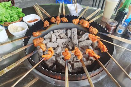 西昌特色火盆小香猪(魁山坡总店)