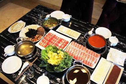 Howard Jonhnson Four Seasons Hot Pot