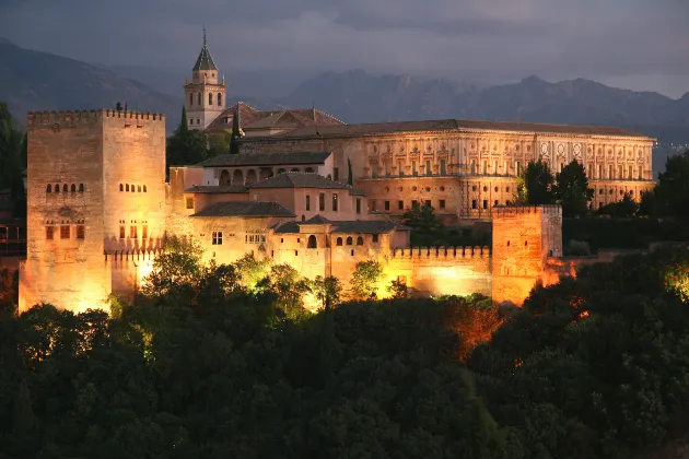 Hotels near Alhambra