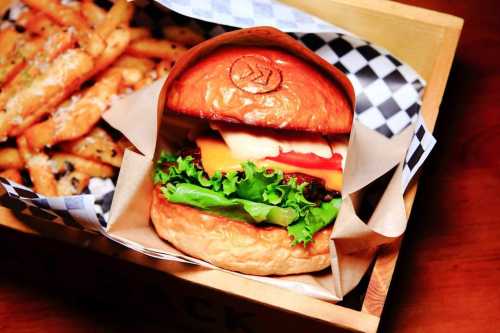 Layback Cafe & Bar