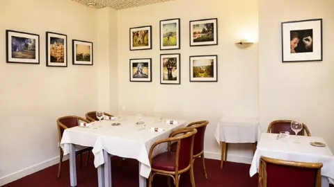 House Hotel Restaurant Du Lion D'argent Et Des Tanneries. in Indre