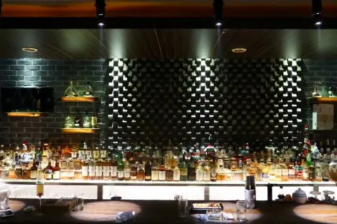 LAMP BAR