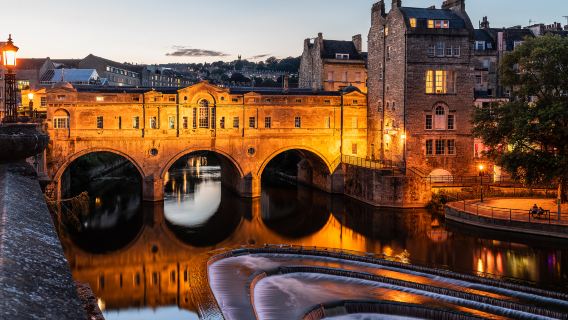 英國巨石陣+皇家新月樓+羅馬浴場一日遊