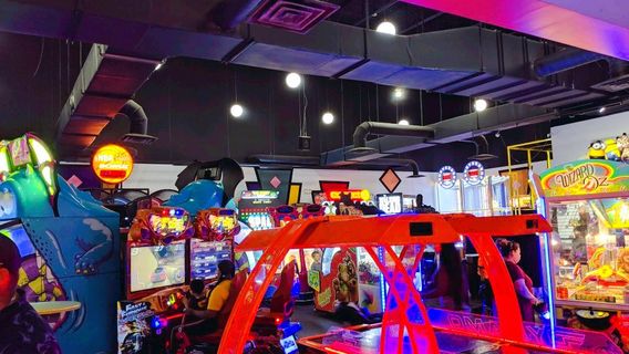 Bowlero Port St. Lucie