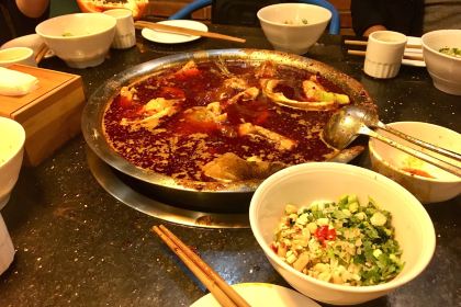 花鲢鱼头火锅(春城东路店)