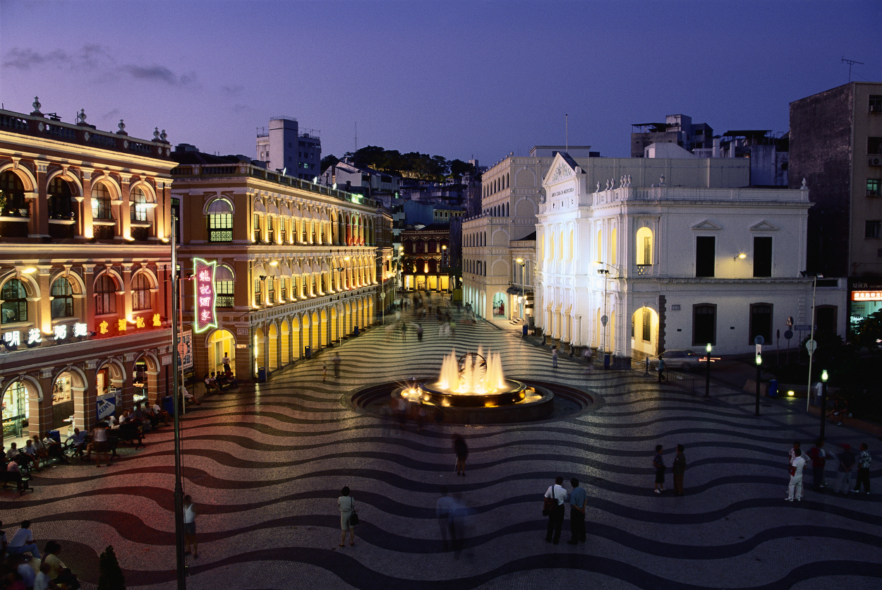 senado square