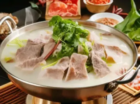 Vala Toms山崖朔溪酒店(四姑娘山景区店)·梵拉图·牦牛肉特色汤锅(长坪沟店）