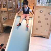  [ 紙飛機親子餐廳 ] | 自然的木系風遊戲室 香港親子好去處
