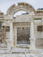 Temple d’Hadrien