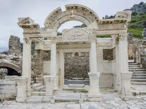 Temple d’Hadrien