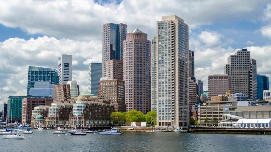 根据统计，目前波士顿主城区有三分之二的土地是从海洋中获得的，