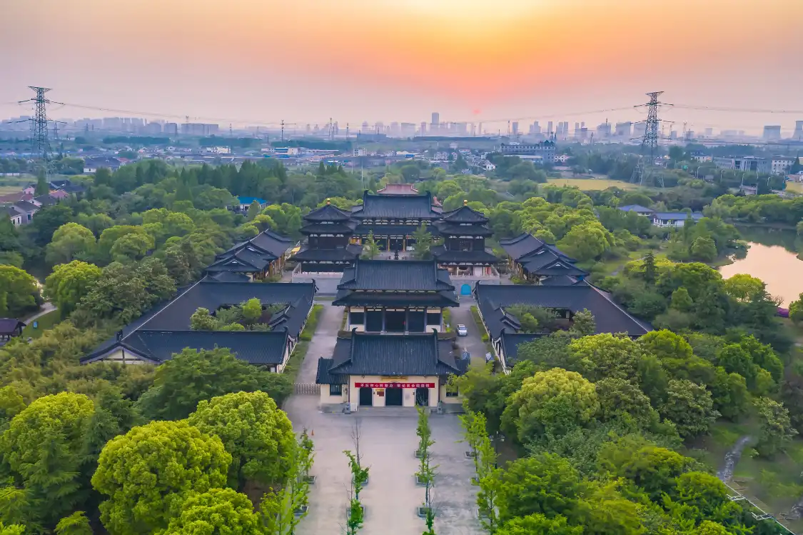 Các khách sạn gần Dongdu Court