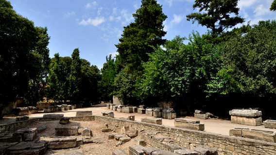 Arles