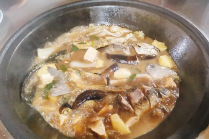 人民公社农家院铁锅炖