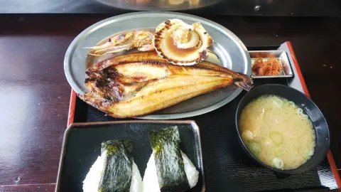 マルカイチ水産 海鮮炉端焼き in 몬베쓰