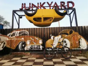 Junkyard Autopark & Cafe
