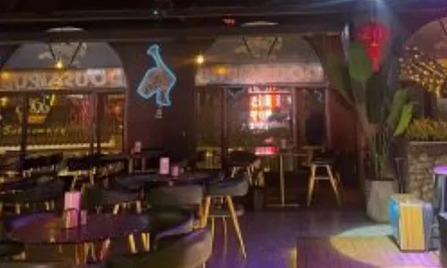 DOU SAI PUB