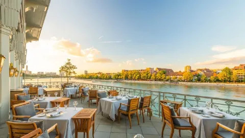 Cheval Blanc by Peter Knogl in Basel