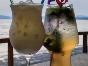 ルナ ビーチ バー